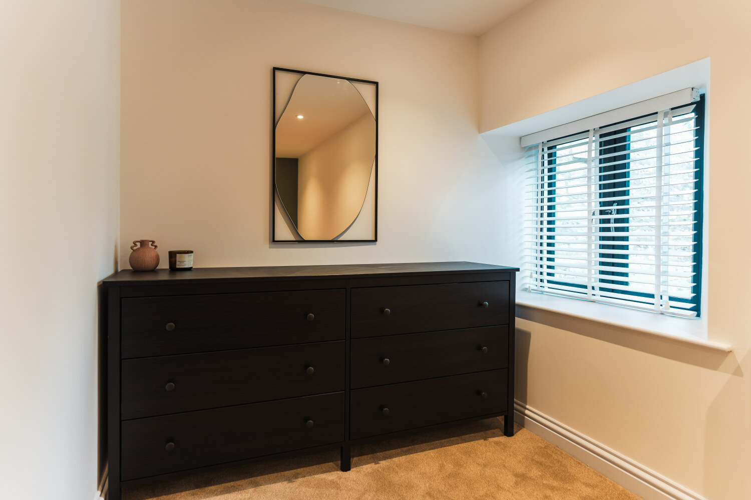 1 Wych Cottage - Upstairs Big Bedroom 2.jpg