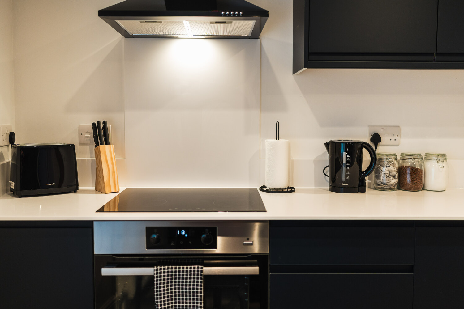 Feature Stone - Living & Kitchen 5.jpg