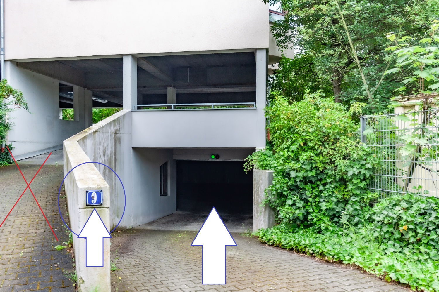 Zugang Tiefgarage Einfahrt.jpg