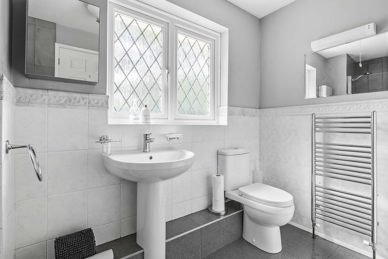 Main Bathroom Showing Hand Basin, WC, Heated Towel Rail - 12-01-24.JPG