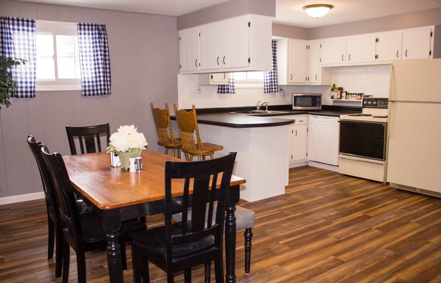 MansfieldBnB Kitchen.jpg