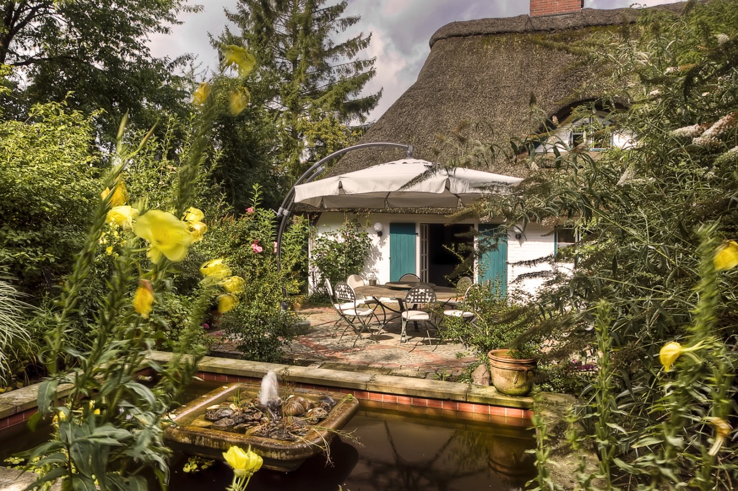 Obstscheune Garten.jpg