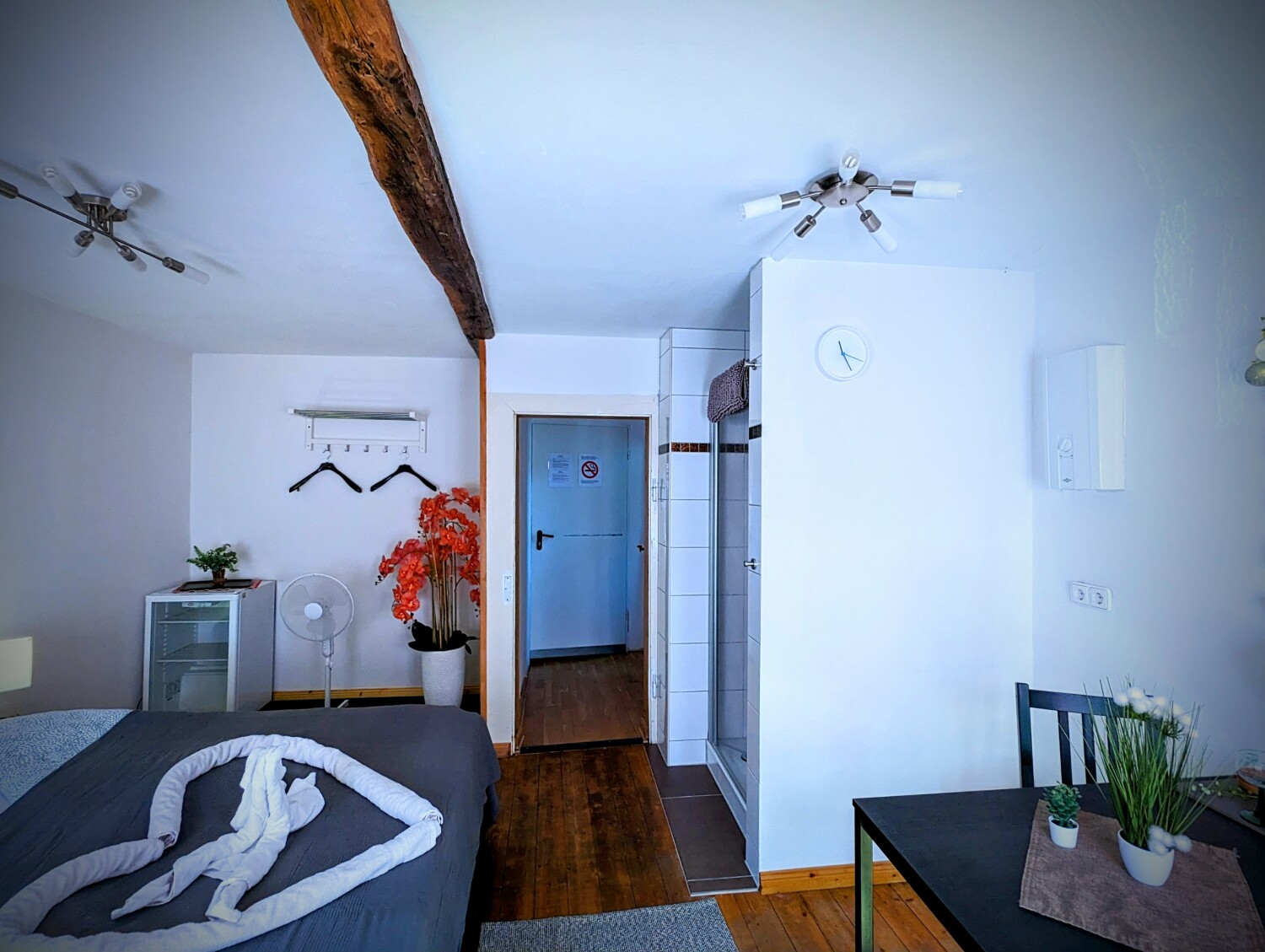 Zi2 Fenster Eingang.jpg