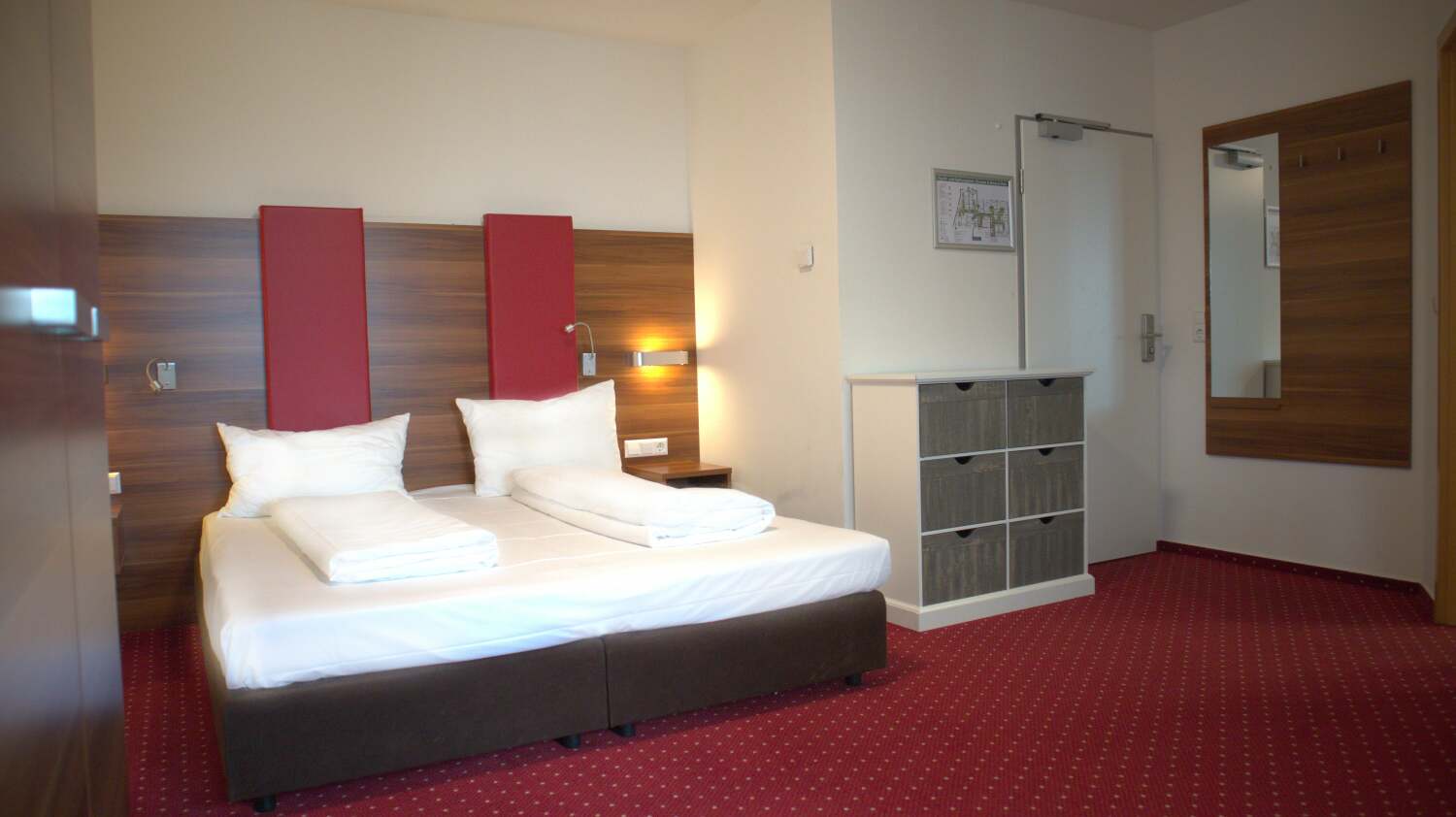 01 Schlafzimmer max-min.jpg