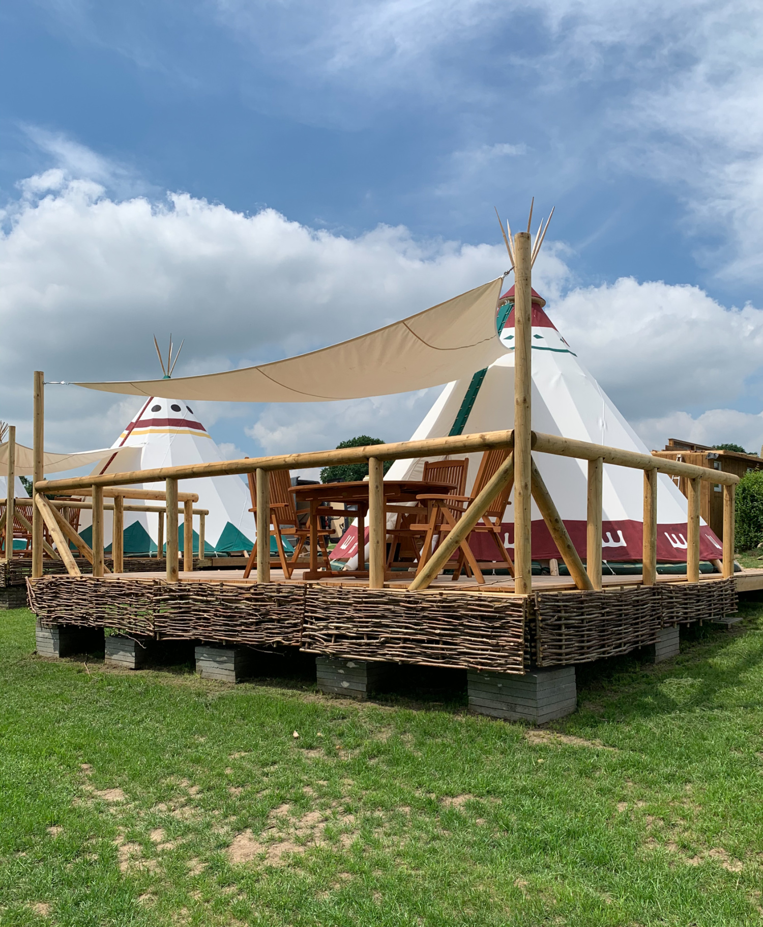 George Glamp Resorts - Tipi Kiowa