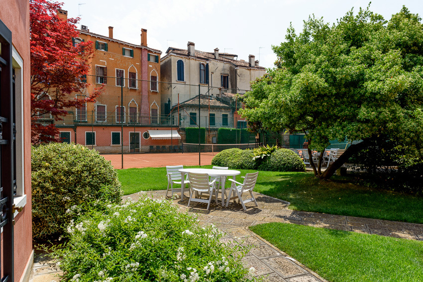 adriabella ca san boldo venice foto esterni giardino tennis bf DSC6831.JPG