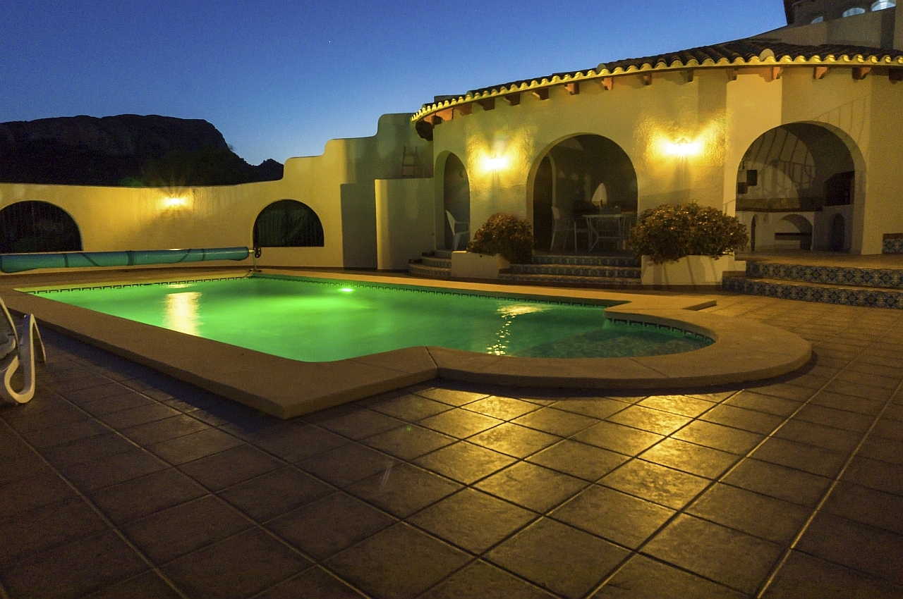 Evening atmosphere on terrace.jpg