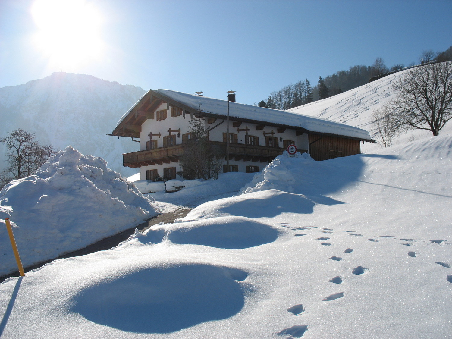 Haus winter mit rauschberg.JPG