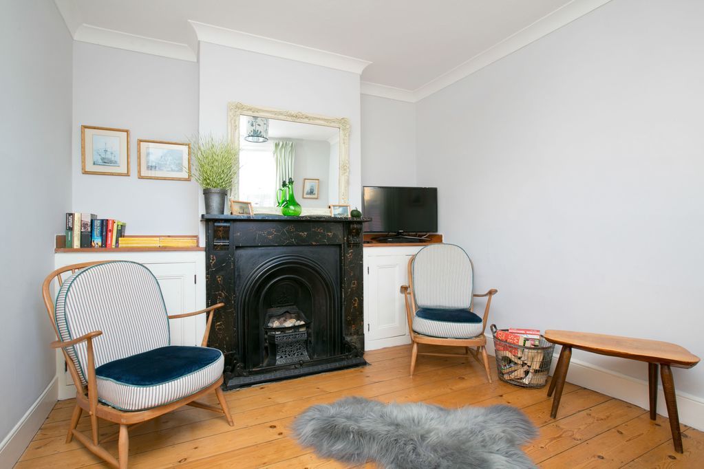 NS living room 2.jpg