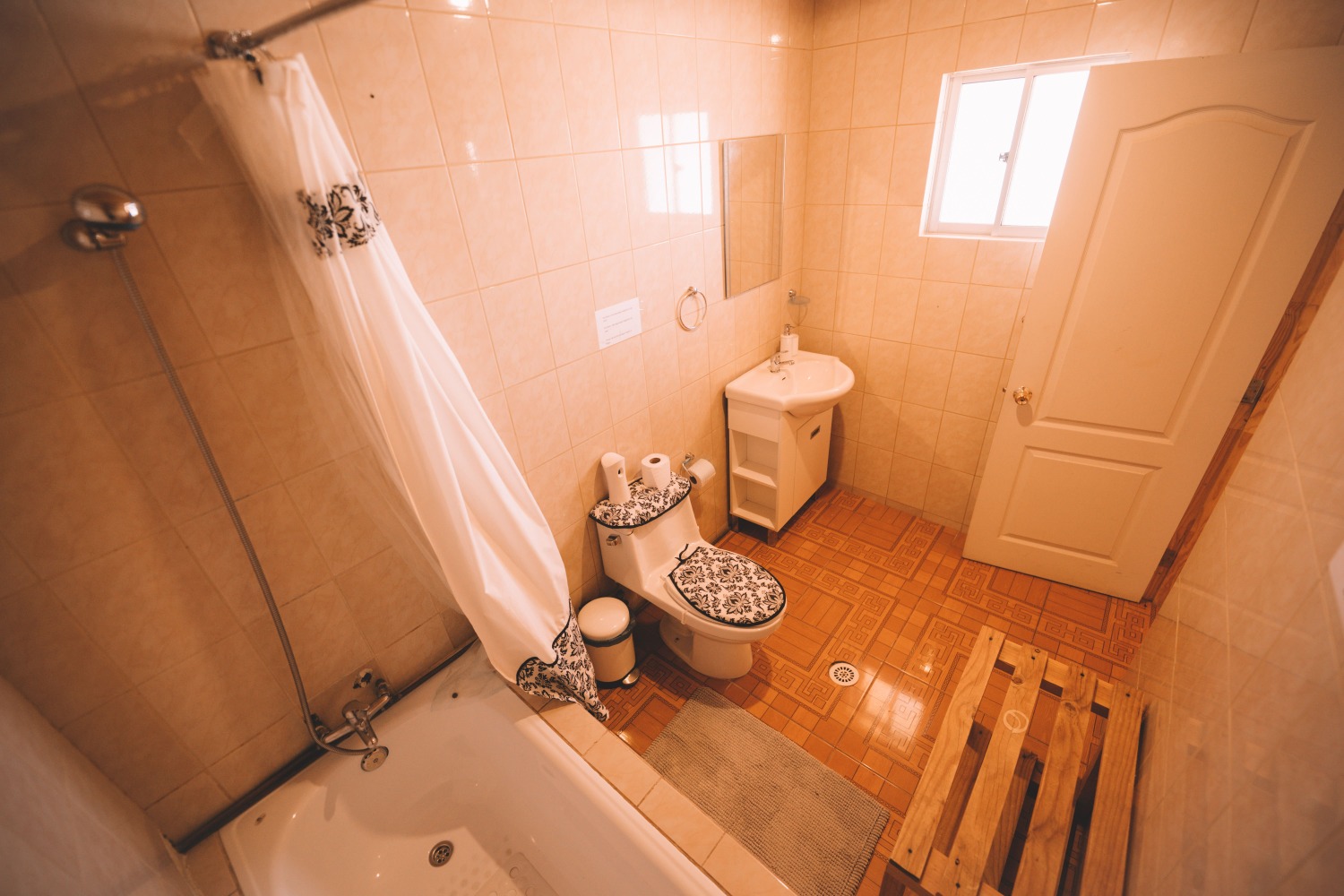 Baño Jota 4-min.jpg