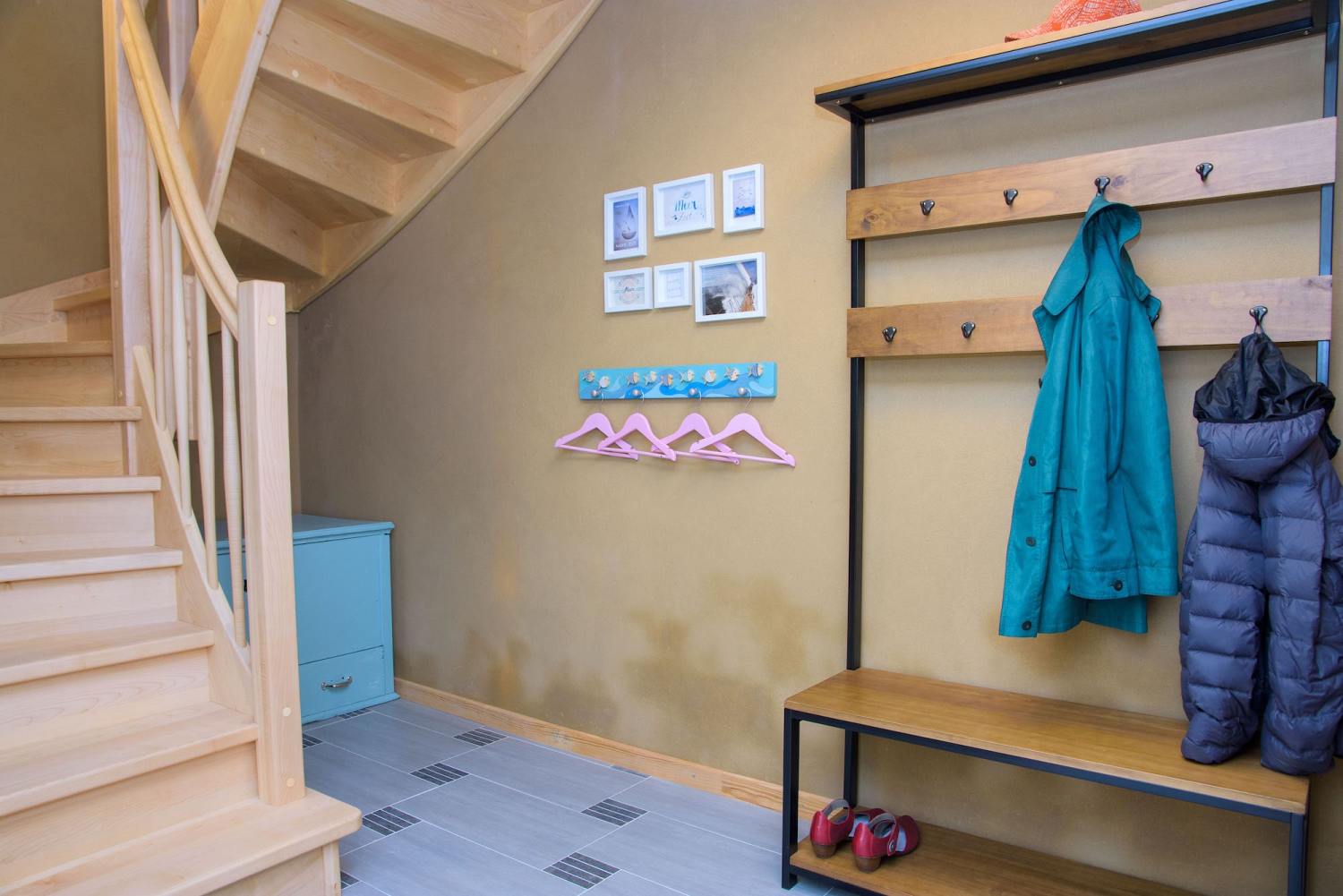 ferienwohnung_meerzeit_garderobe-min.jpg