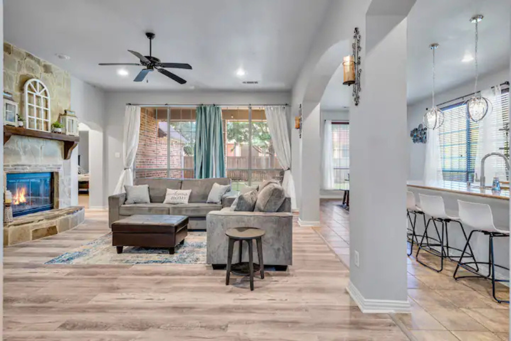 Larreta Airbnb pics .png