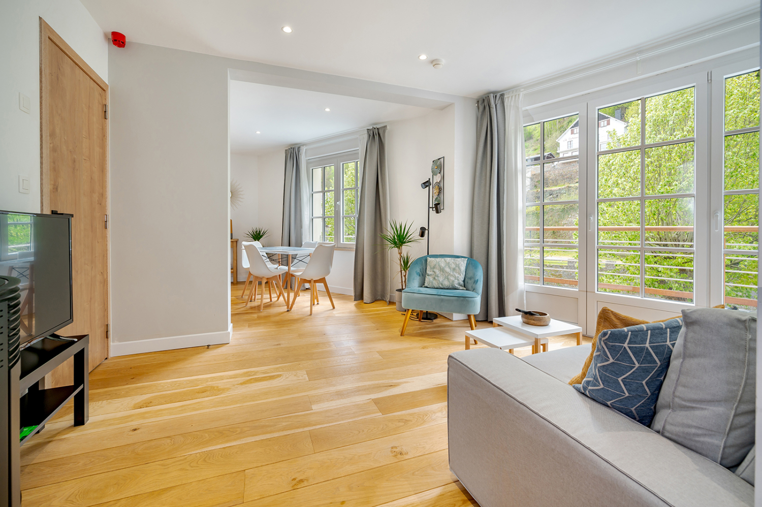 LROOur-10-01 (1).jpg