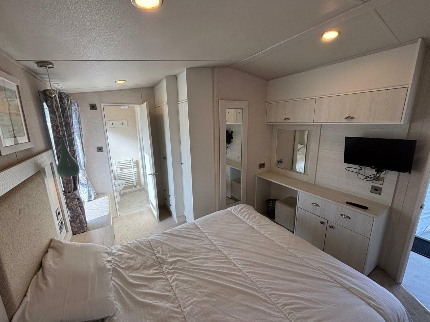 WhatsApp Image 2025-03-01 at 11.53.03_033bb3c3.jpg