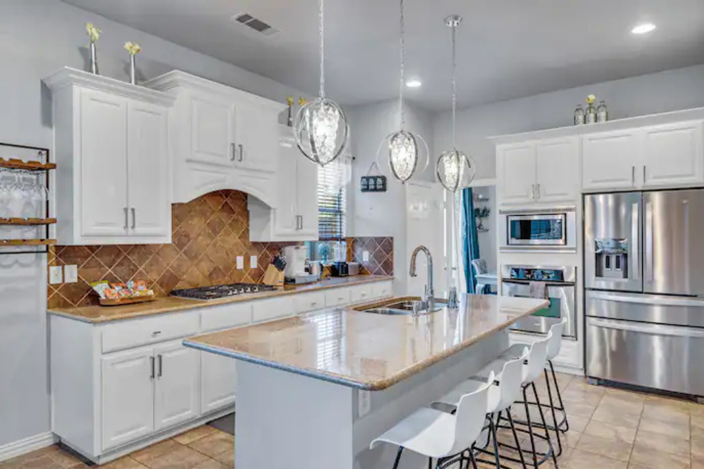 Larreta Airbnb pics  (7).png