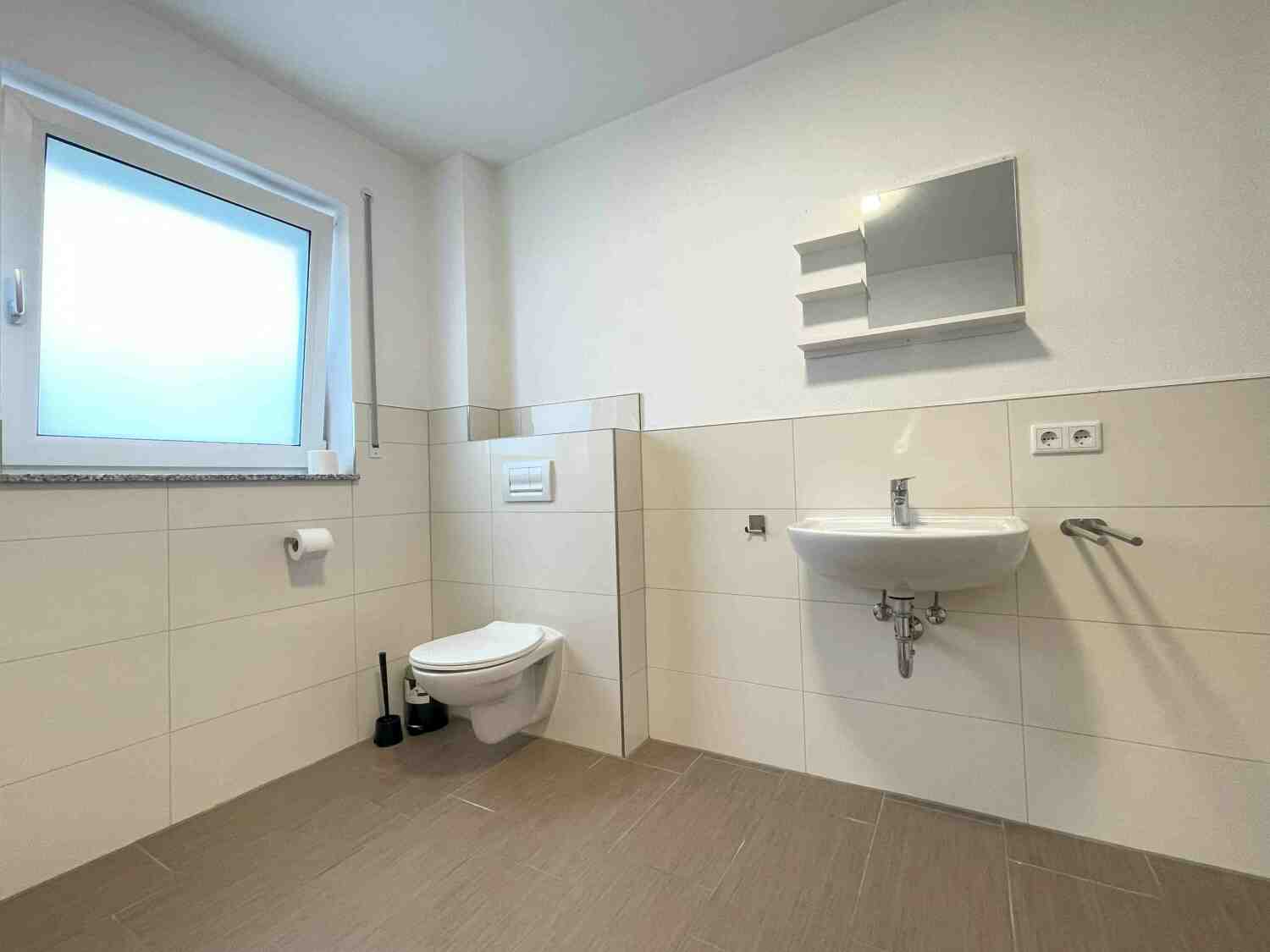 MAX115_ Industriestraße 25b, 93142 Maxhütte-Haidhof (11).jpg