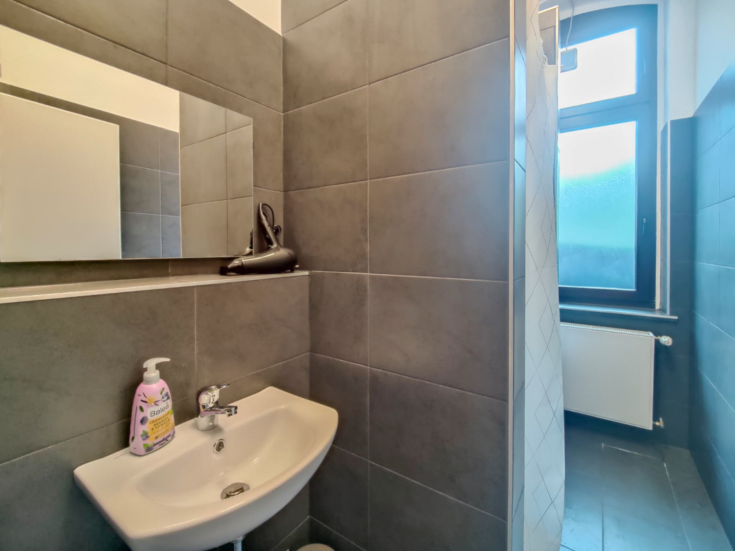 WhatsApp Image 2022-07-27 at 15.52.18 (1).jpg