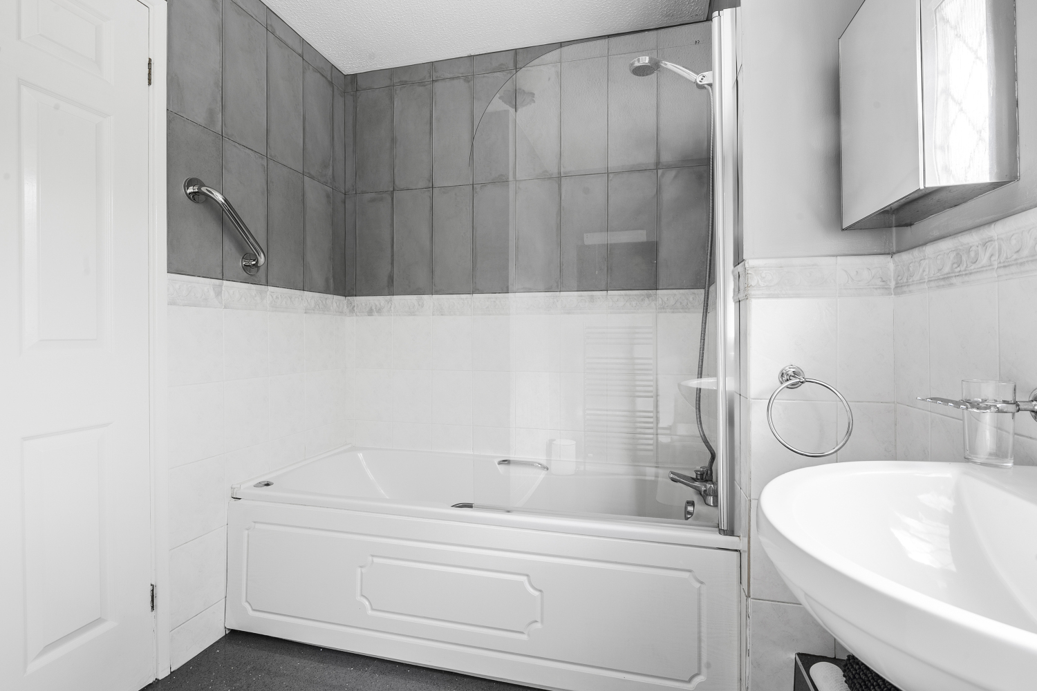 Main Bathroom Showing Bath with Shower Screen - 12-01-24.JPG