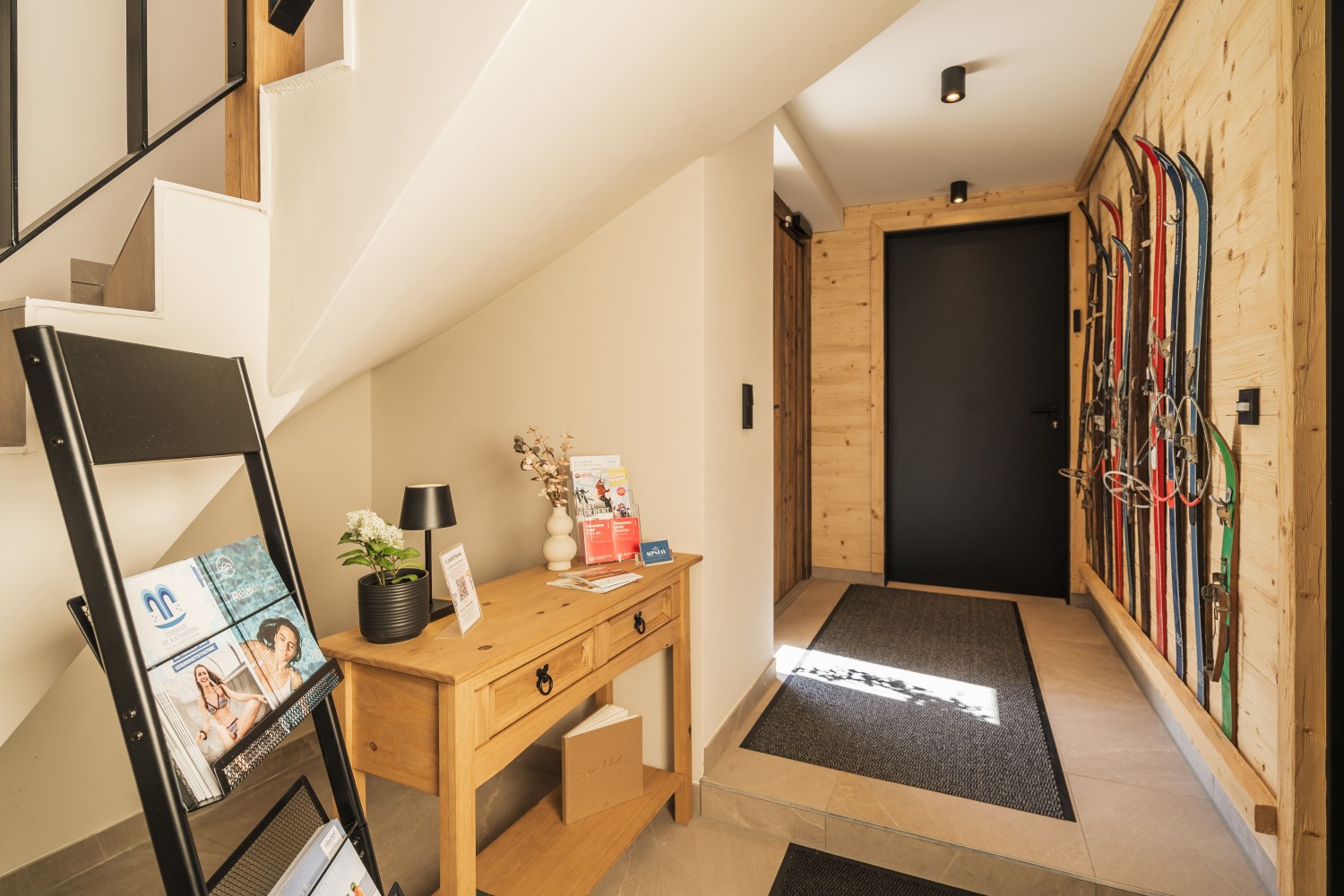 112_Charlet_Bergblick © Mathias Prägant-min.jpg