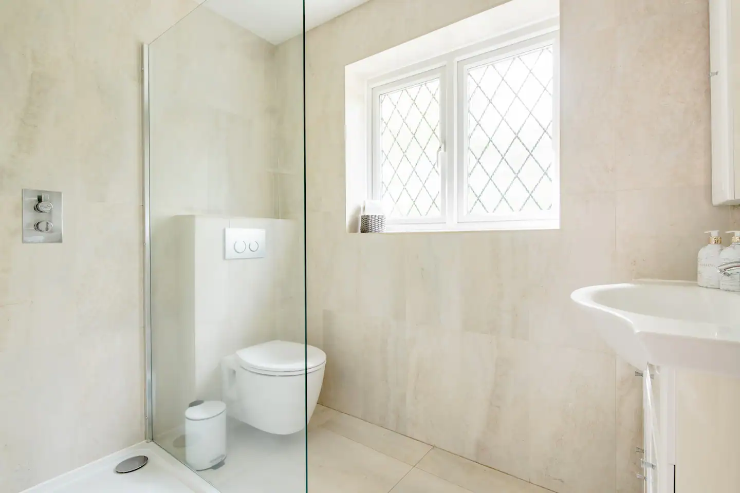 Acorns - Ensuite, Showing Shower, Toilet and Hand Basin - May 2023.png