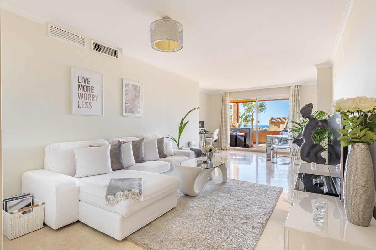 Vacation-rental-apartment-marbella-livingroom-1.jpg