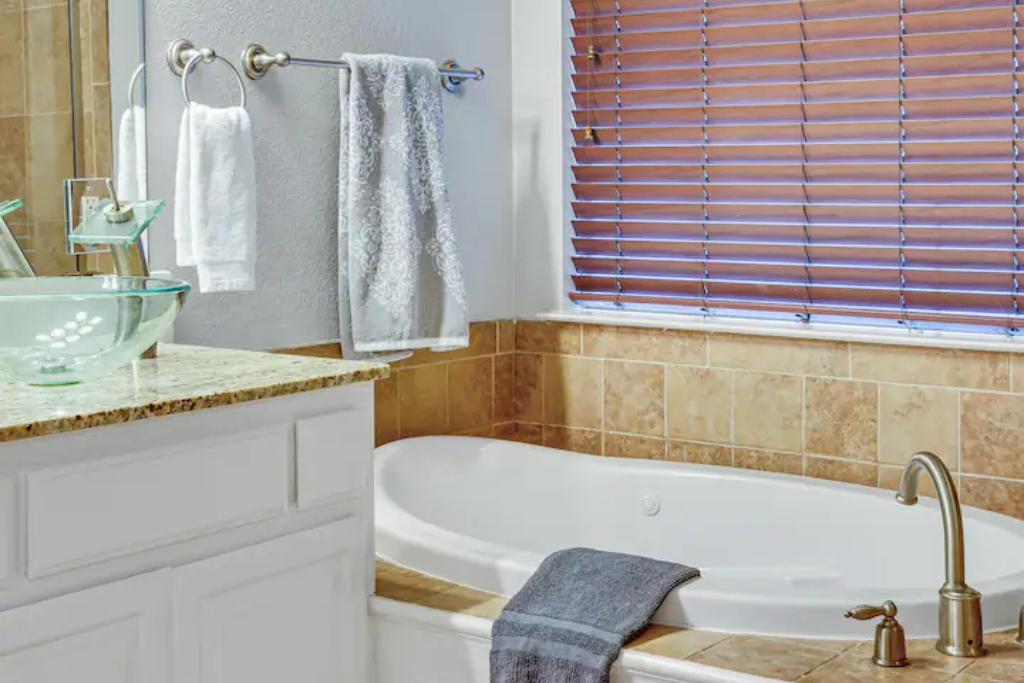 Larreta Airbnb pics  (3).png