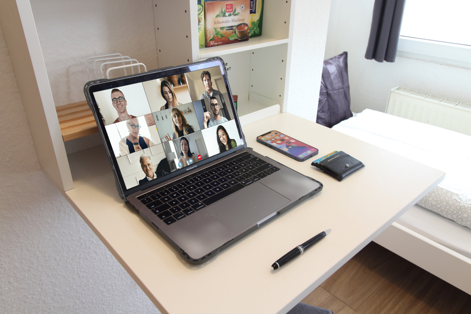 302-room-k-working desk_b.jpg