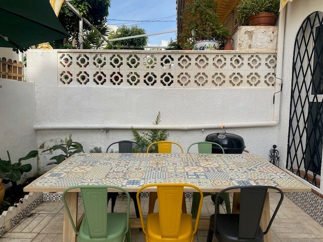 pic terrace with table 2.jpg