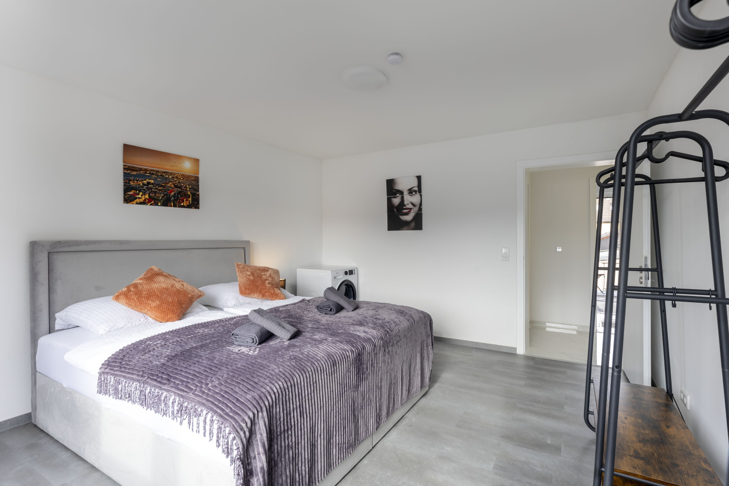 schlafzimmer 2 wide.jpg