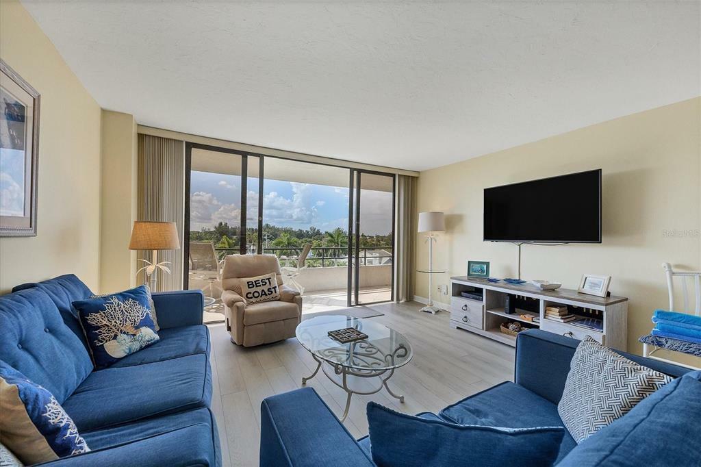 AnyConv.com__d003 (6).jpg