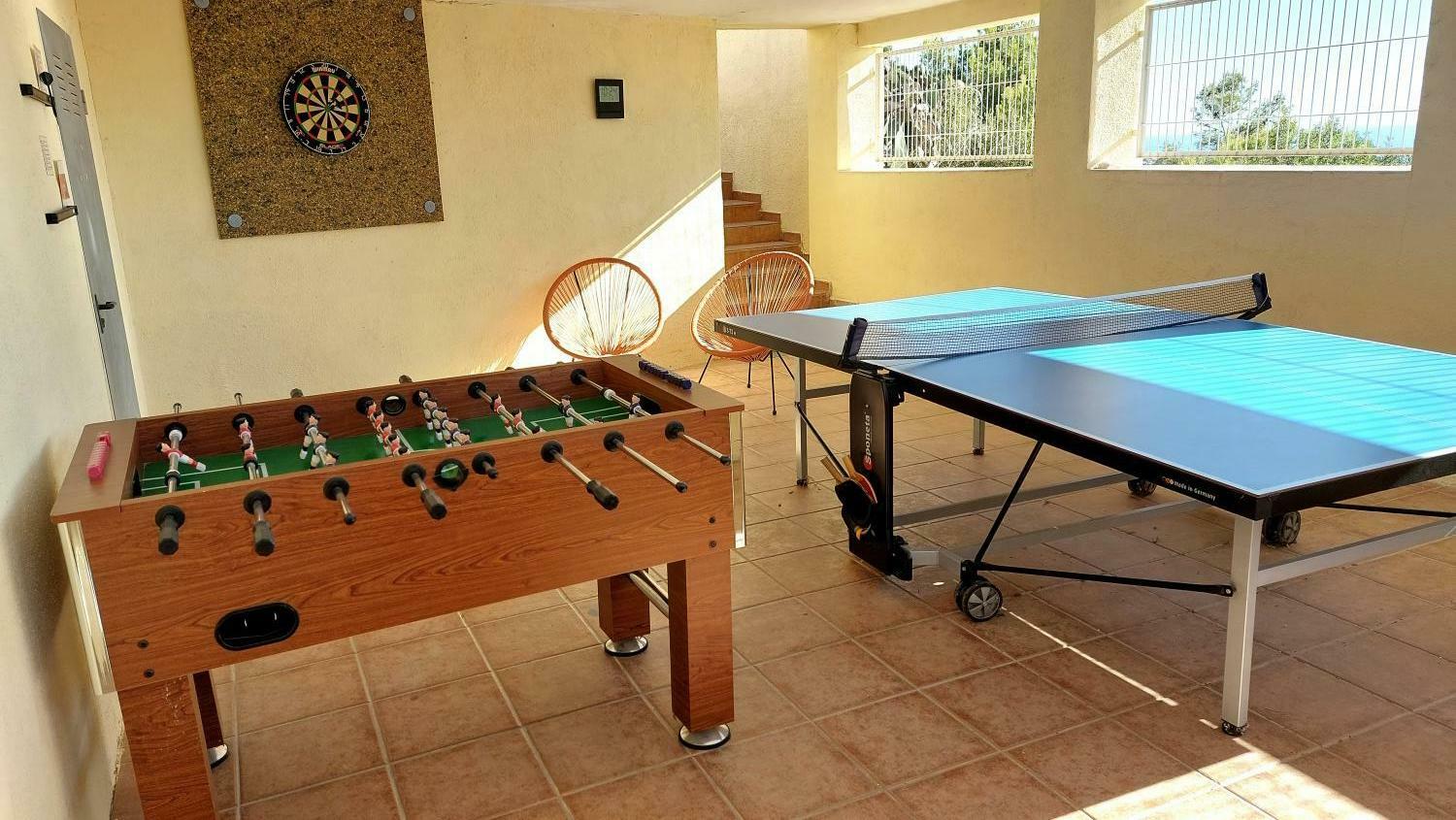 Table tennis, Kicker and Dart.jpg