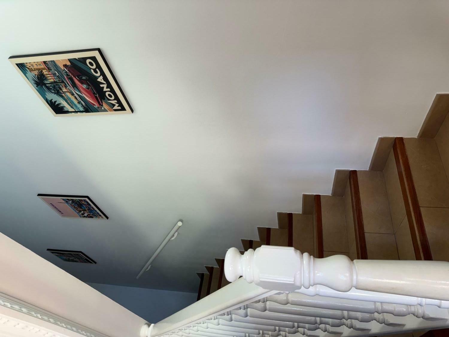 44 - Treppenhaus von unten.jpeg