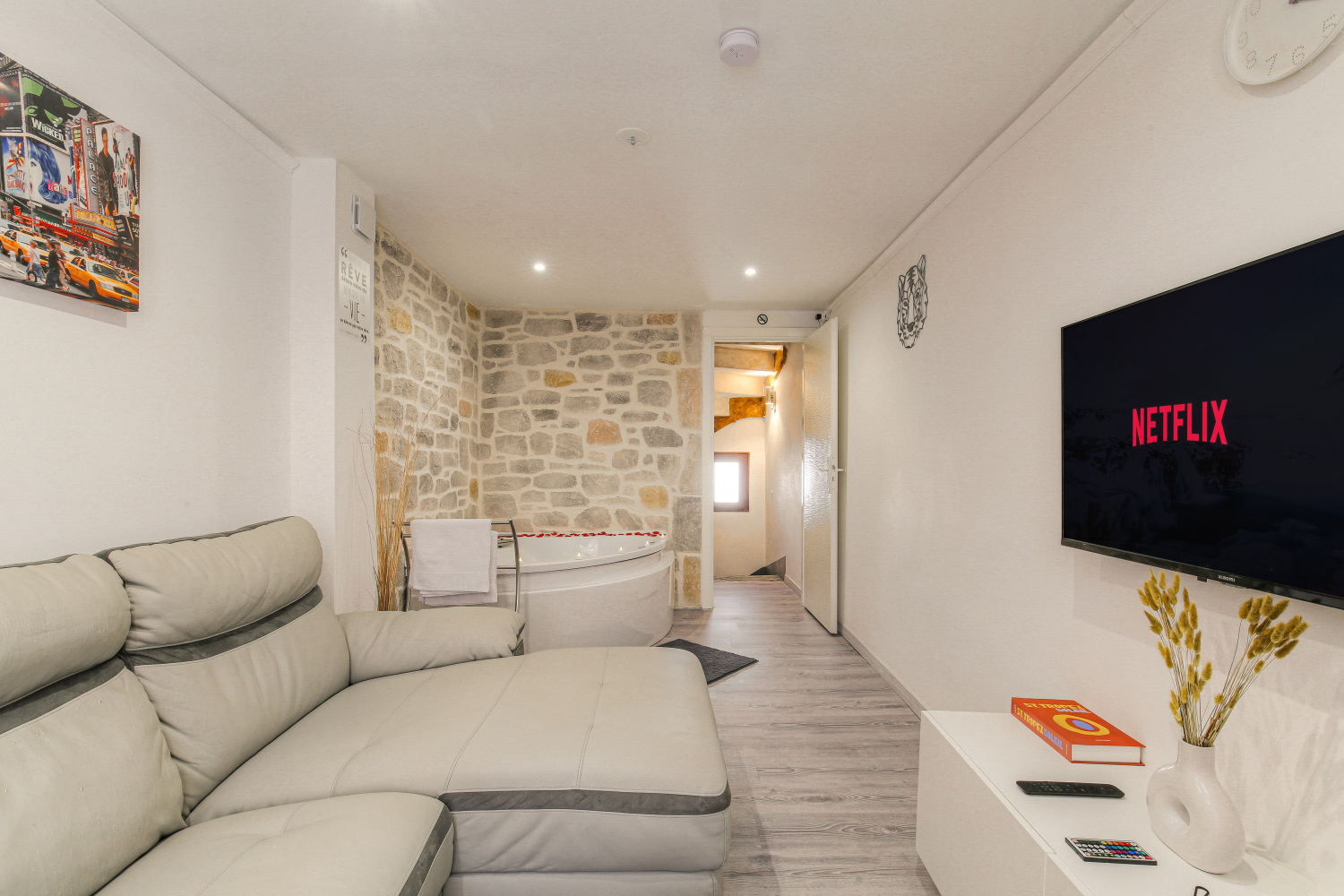 022 - La suite neuvilloise - 01 septembre 2023.jpg