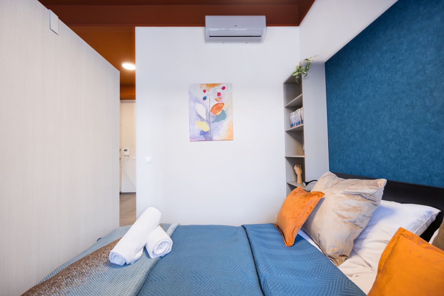 sypialnia mieszkanie na airbnb booking łódż Twój Gospodarz_.jpg