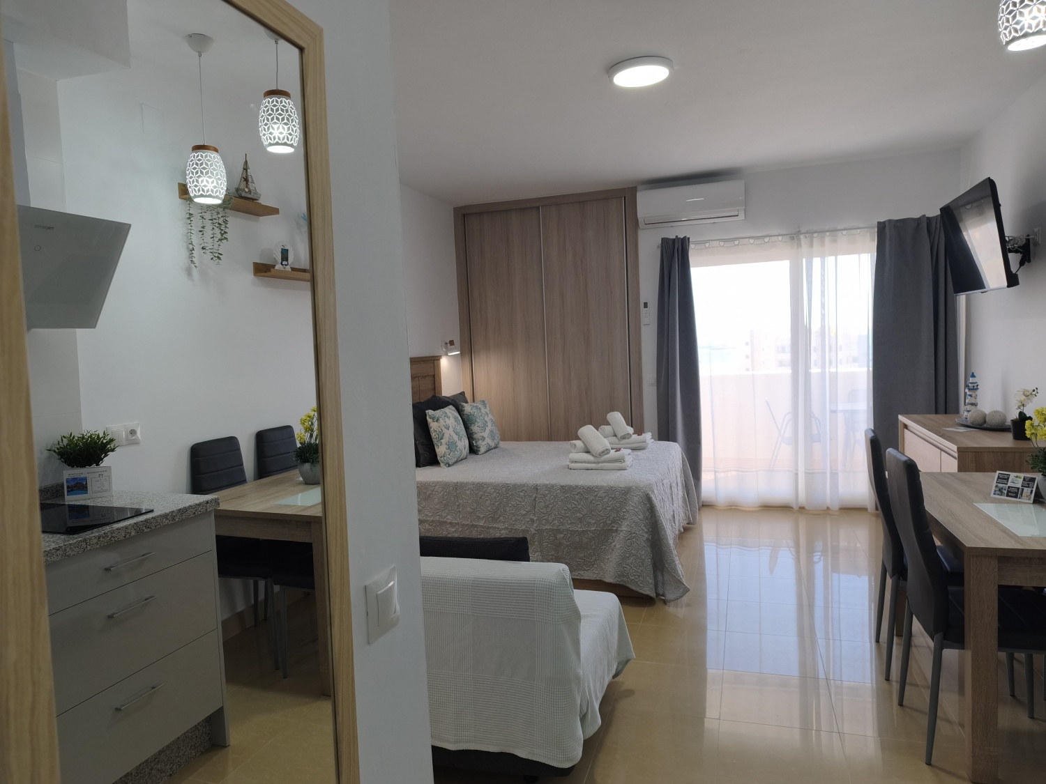 422-2 Vista salon.jpg