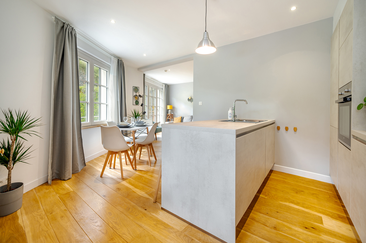 LROOur-10-01 (35).jpg