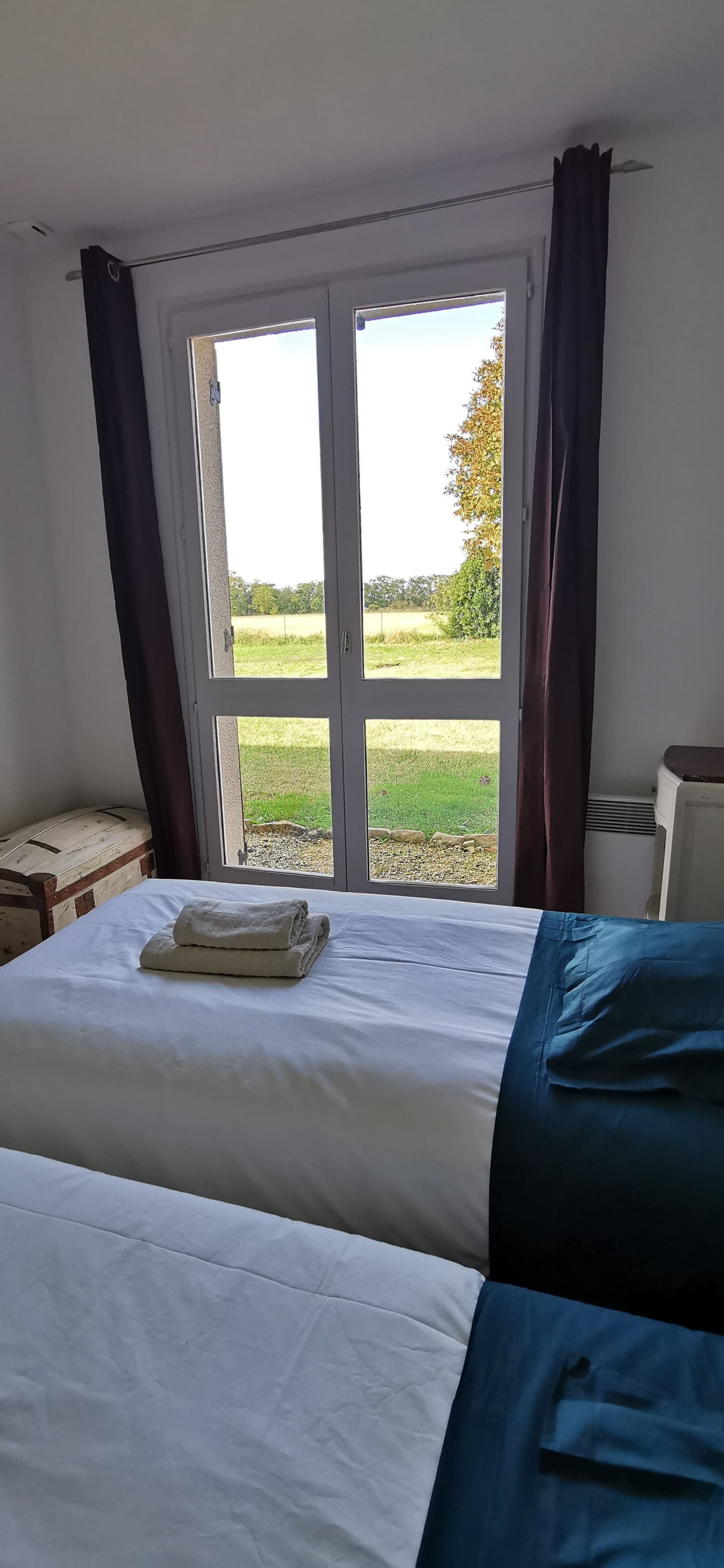 Chambre 2 lits vue.jpg