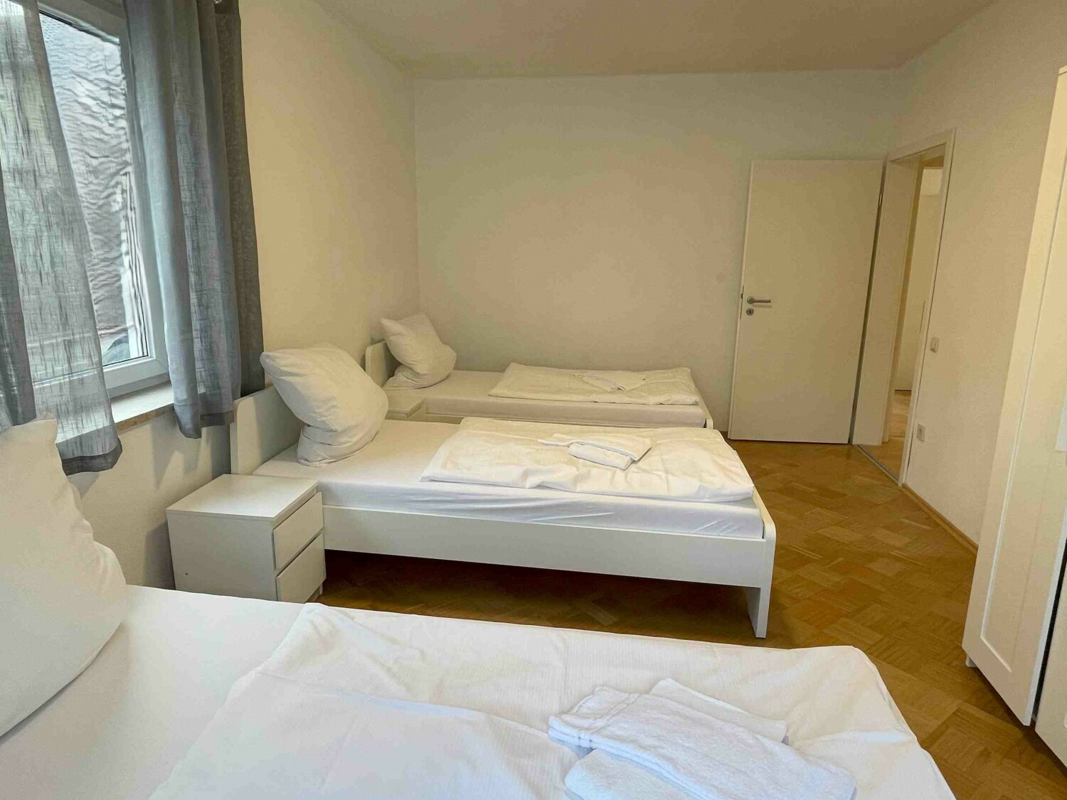 SAD901_ (EG) Friedrich-Wilhelm-Weber-Straße 30, 92421 Schwandorf (4).jpg