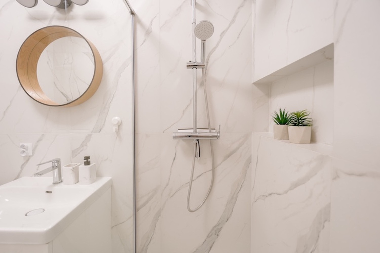 łazienka mieszkanie na wynajem blisko atlas arena.jpg