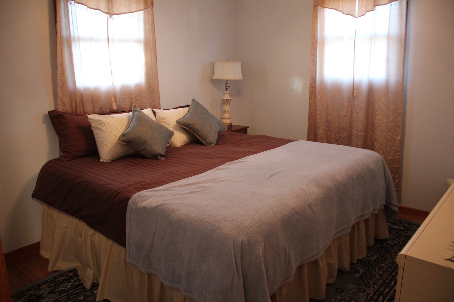 Bedroom 3 King Bed.JPG