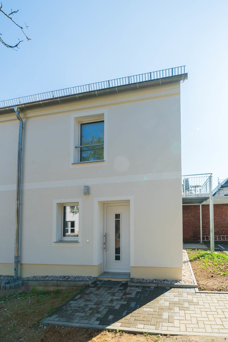 (5) Hofseite mit Wohnungseingang.jpg