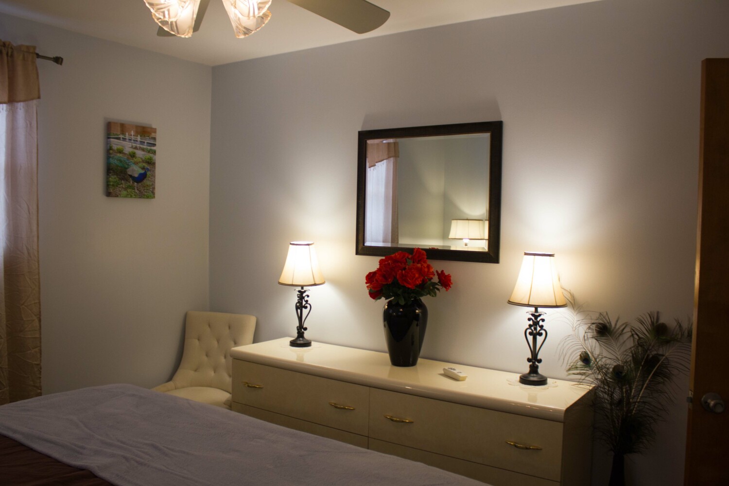 Bedroom 3 Dresser and Mirror.jpg