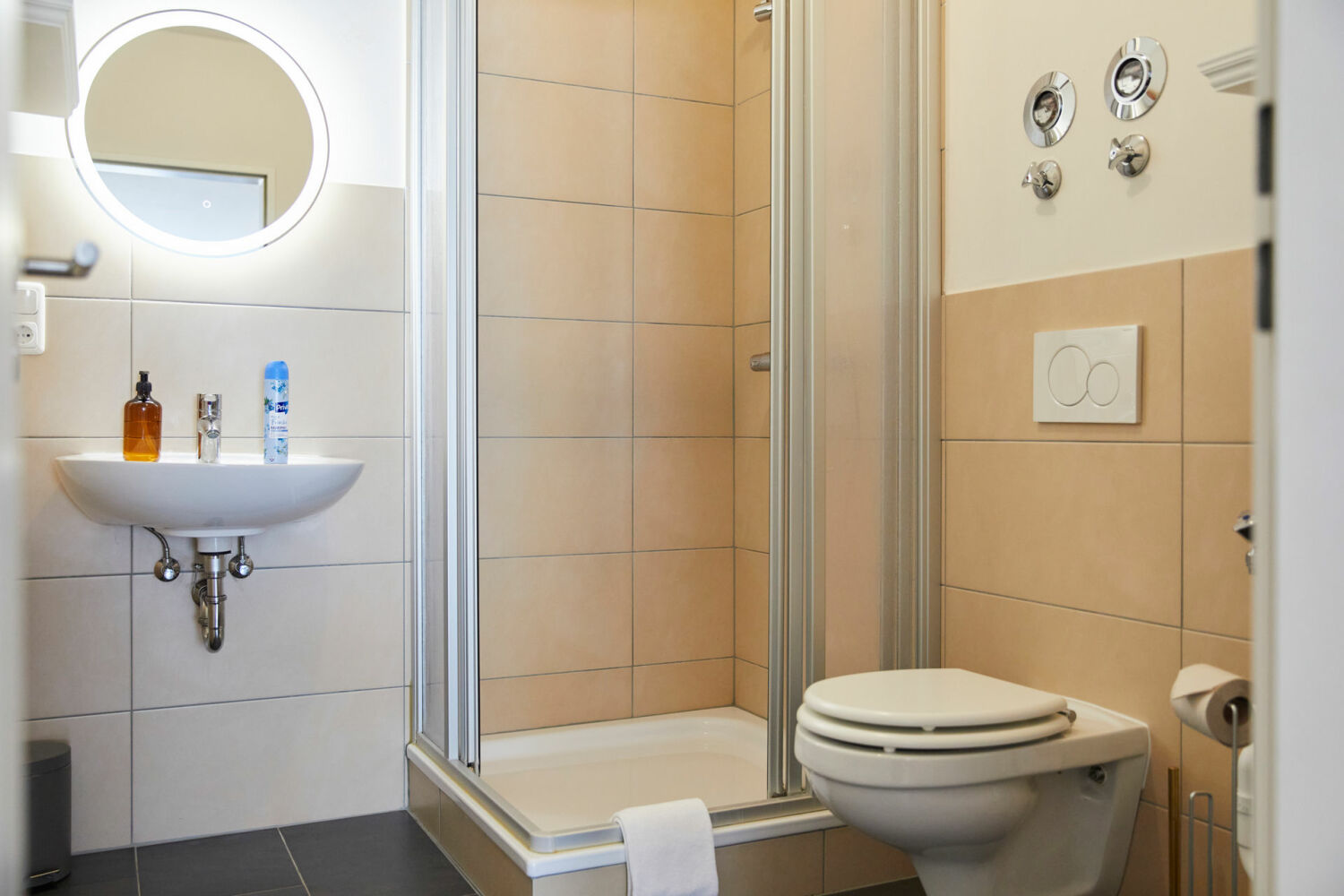 86 - 250719_RB_Apartment_Comfort_086.jpg