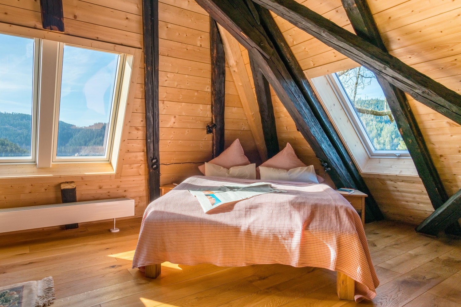 L09 Bett im Hauptraum.jpg