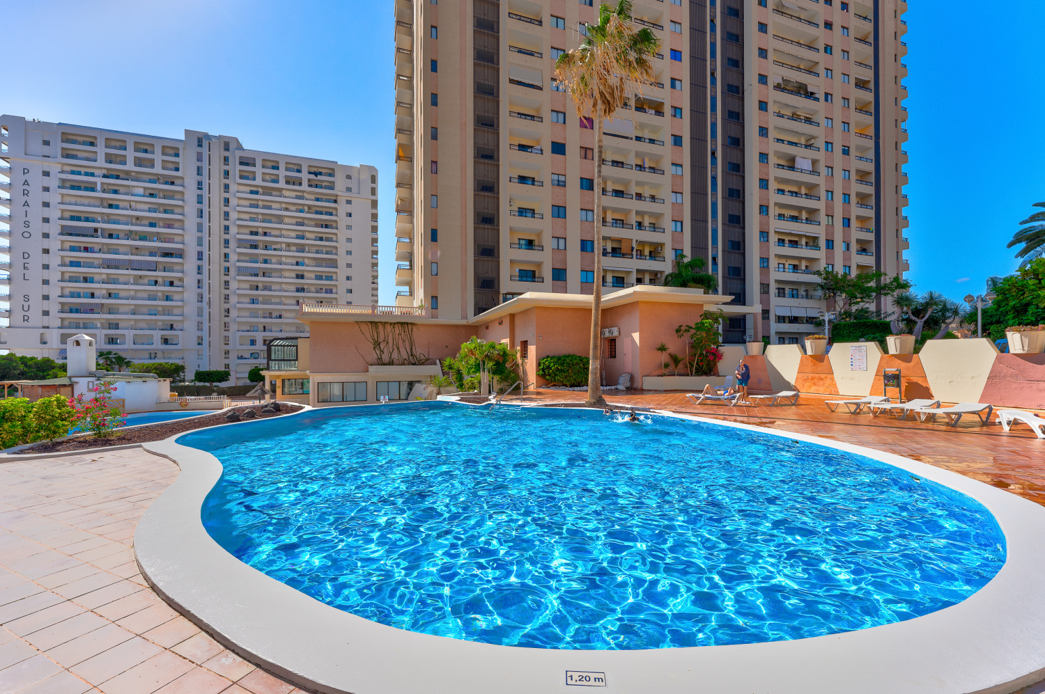 20230425 - 25 - Claudia - Club Paraiso - FV-23.jpg