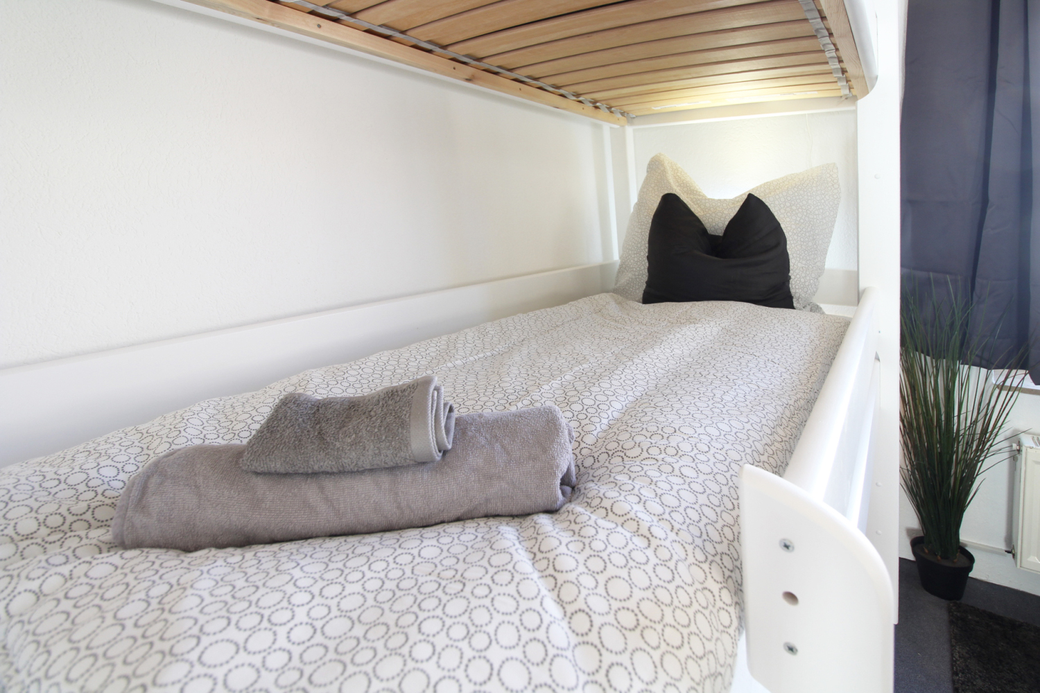 103-room-g example sleeping space_b.jpg