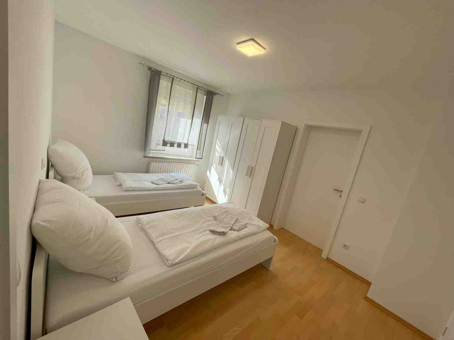 SAD241_(EG) Wackersdorfer Straß 38, 92421 Schwandorf (5).jpg