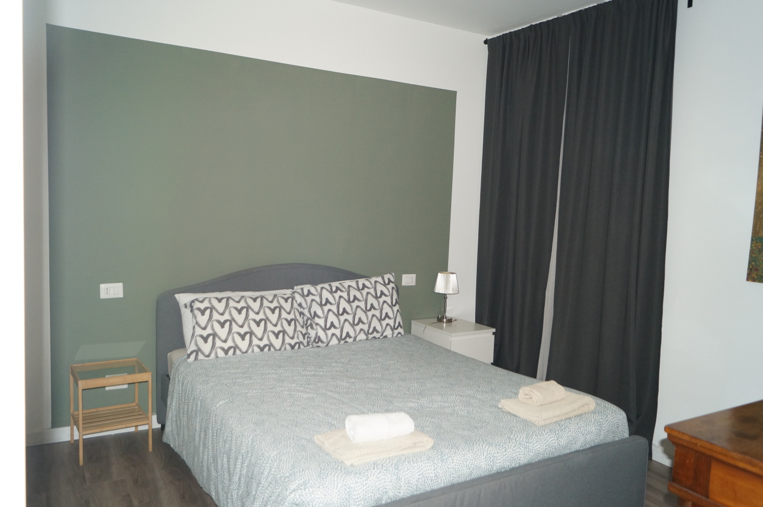 NAVIGLI DARSENA - CAMERA 6.JPG