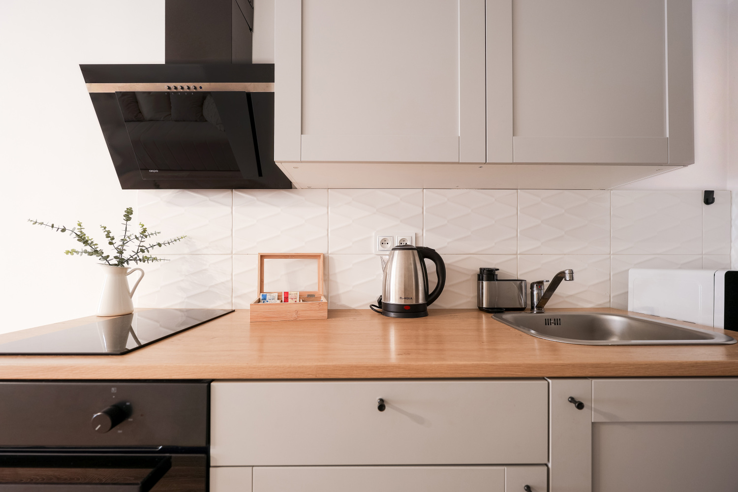 aneks kuchenny w mieszkaniu na wynajem w cetrum Łodzi.jpg