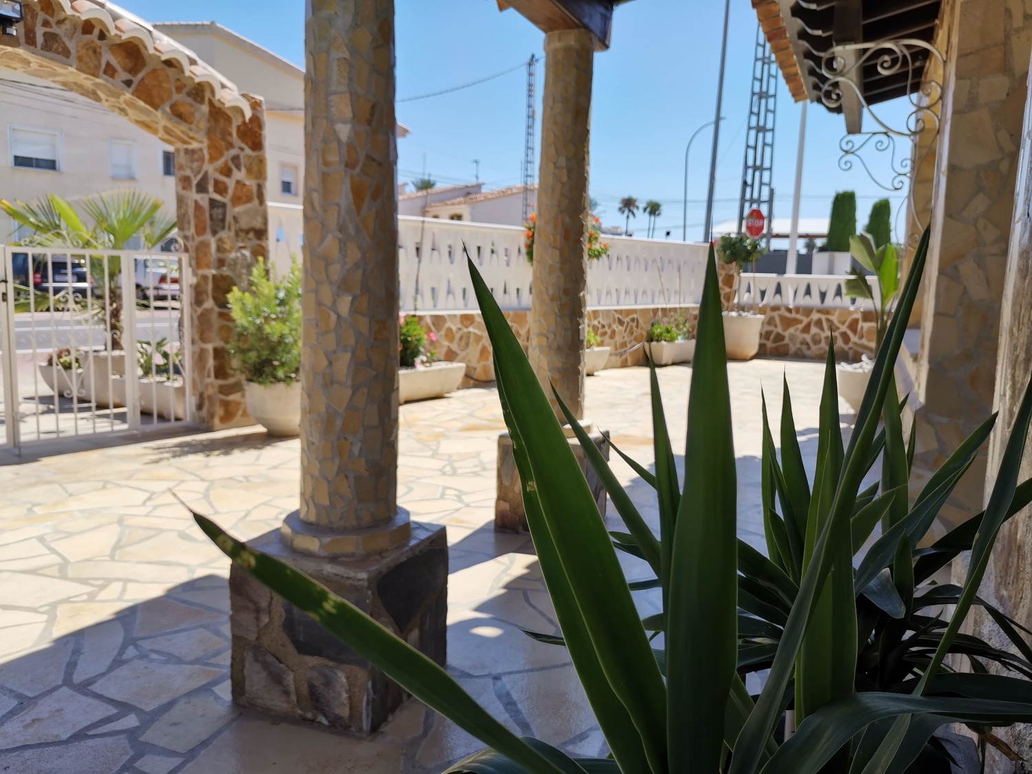 Residencia Thomas Außenbereich-7-min-min.jpg